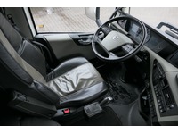 DOLD2821_2830707 vehicle image