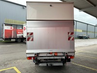 THOM6454_2730624 vehicle image