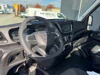 STUD177_2552349 vehicle image