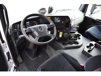 TOC1273_2727370 vehicle image