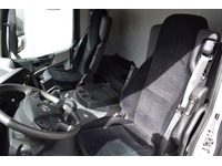 TOC1273_2727370 vehicle image
