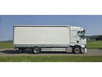 THOM6454_2652564 vehicle image
