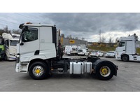 AGRO3463_2862199 vehicle image