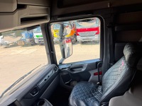UNIK8334_2964579 vehicle image