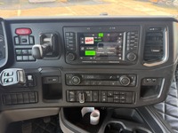 UNIK8334_2964579 vehicle image