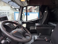 ZELJ895_2736918 vehicle image