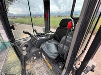 MERC9702_2777687 vehicle image