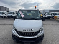 STUD177_2824015 vehicle image