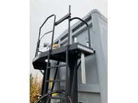 INTG9387_2744837 vehicle image