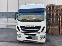 0137026 vehicle image