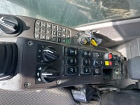 UNIK8334_2691002 vehicle image