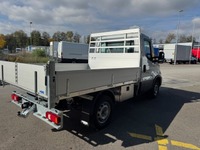 STUD177_2552349 vehicle image