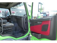 DOLD2821_2855175 vehicle image