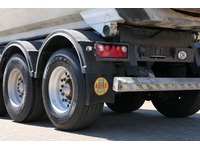 DOLD2821_2696935 vehicle image