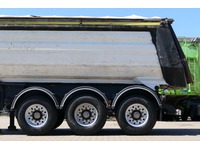 DOLD2821_2696935 vehicle image