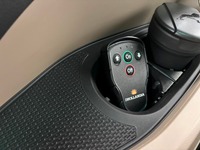 MAN126_2735652 vehicle image