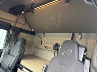 MAN126_2735652 vehicle image