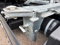 MAN126_2735652 vehicle image