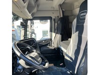 SAUR7607_2774152 vehicle image