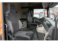 DOLD2821_2886685 vehicle image