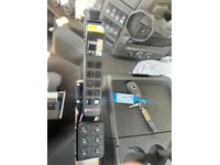 GRUN9543_2956602 vehicle image